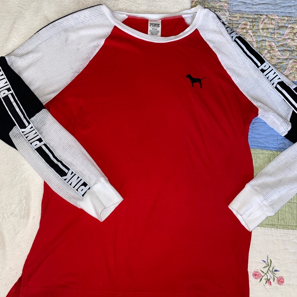 VS Pink Long sleeve shirt❤️ Size Medium